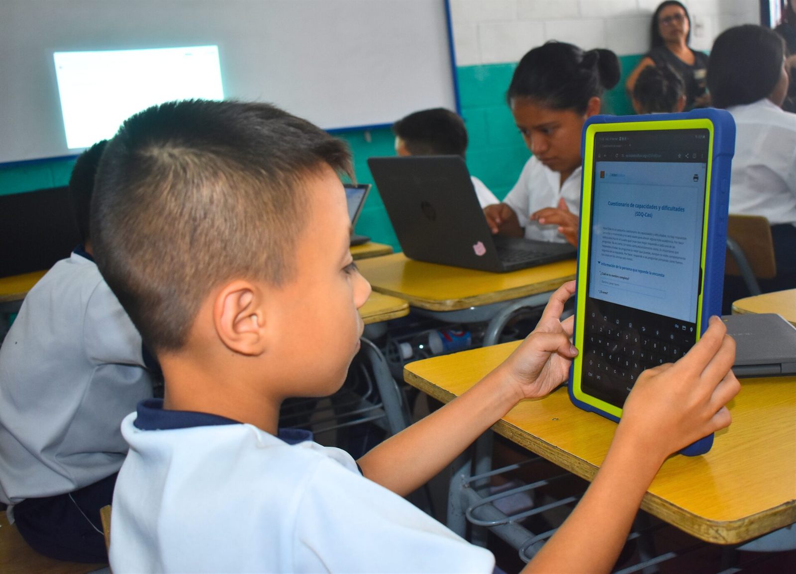Taller educativo refuerza la protección de niños y niñas en las aulas